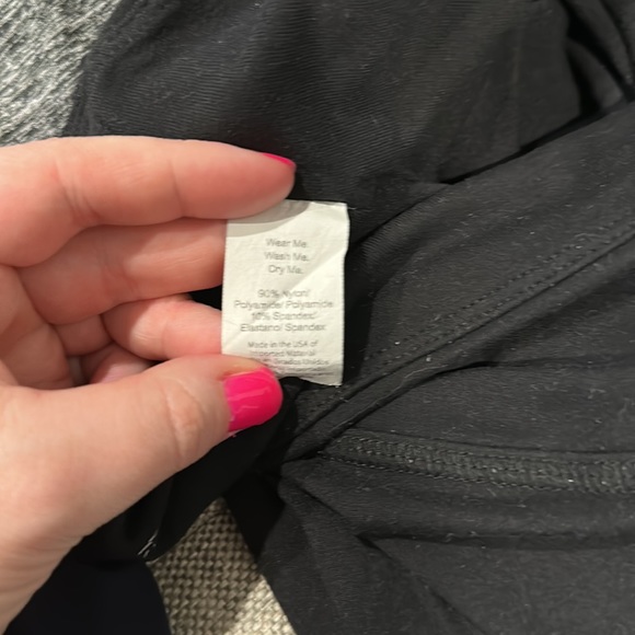 Beyond Yoga black leggings - Picture 6 of 6